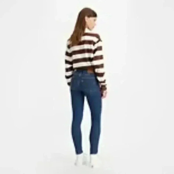 NWT Levi’s 721 high rise skinny stretch 5 pocket medium wash denim  jeans 26 - Picture 5 of 7